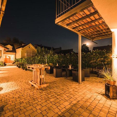 Weingut Gaestehaus D&D Haider Йойс Екстер'єр фото