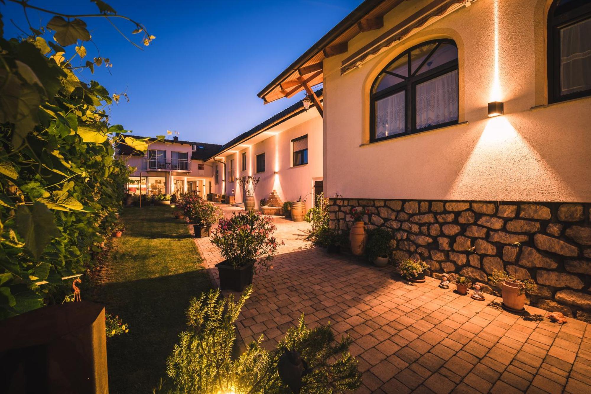 Weingut Gaestehaus D&D Haider Йойс Екстер'єр фото