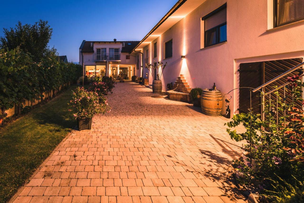Weingut Gaestehaus D&D Haider Йойс Екстер'єр фото